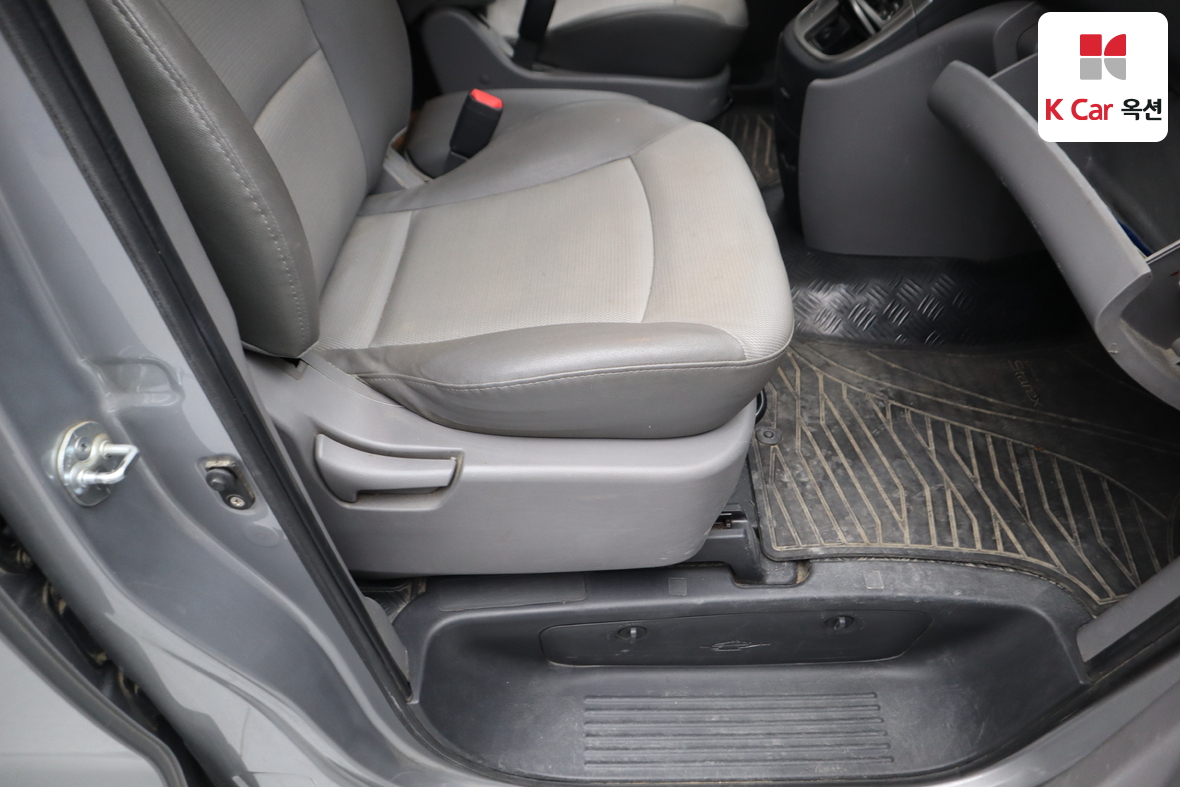Hyundai Grand Starex 2011 - Image 26