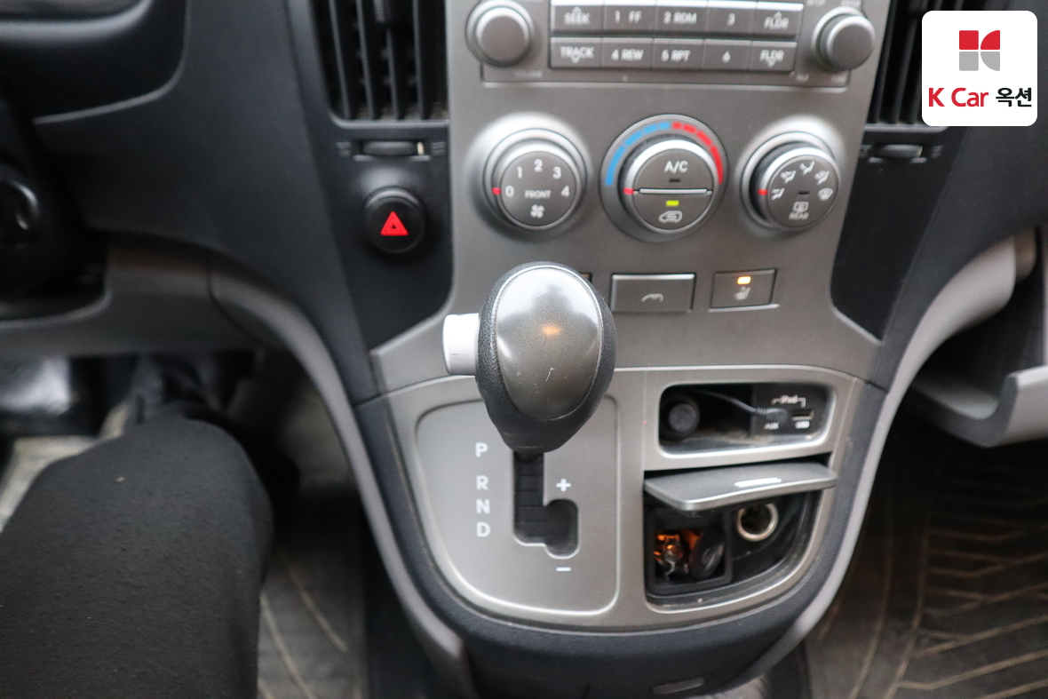 Hyundai Grand Starex 2011 - Image 16