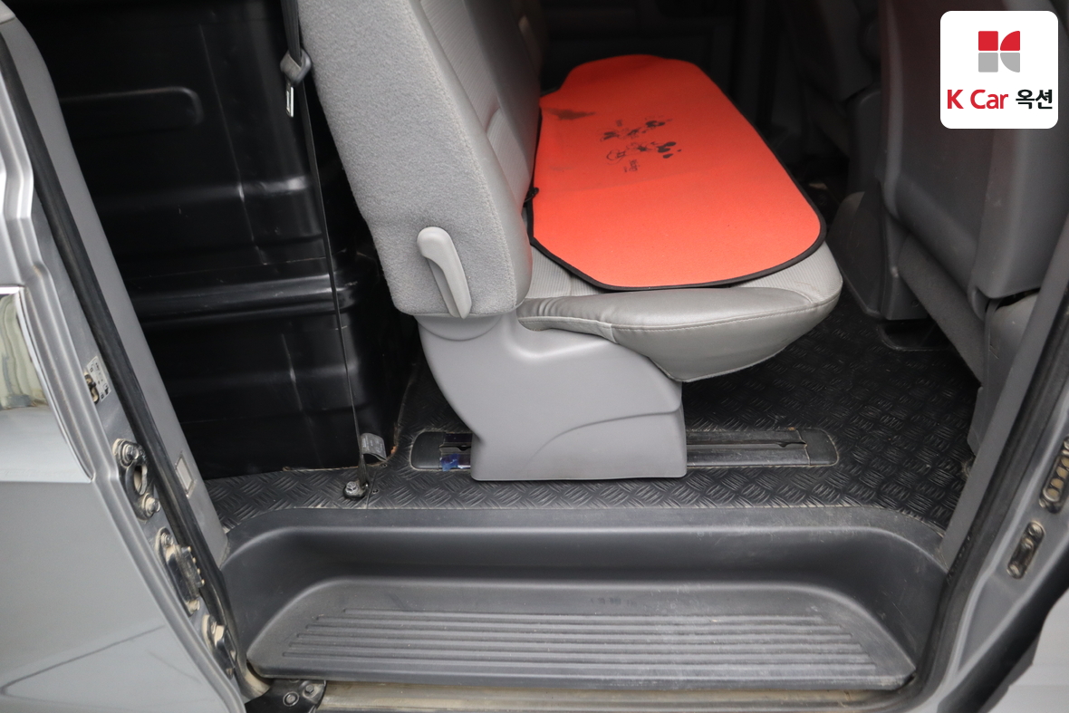 Hyundai Grand Starex 2011 - Image 24