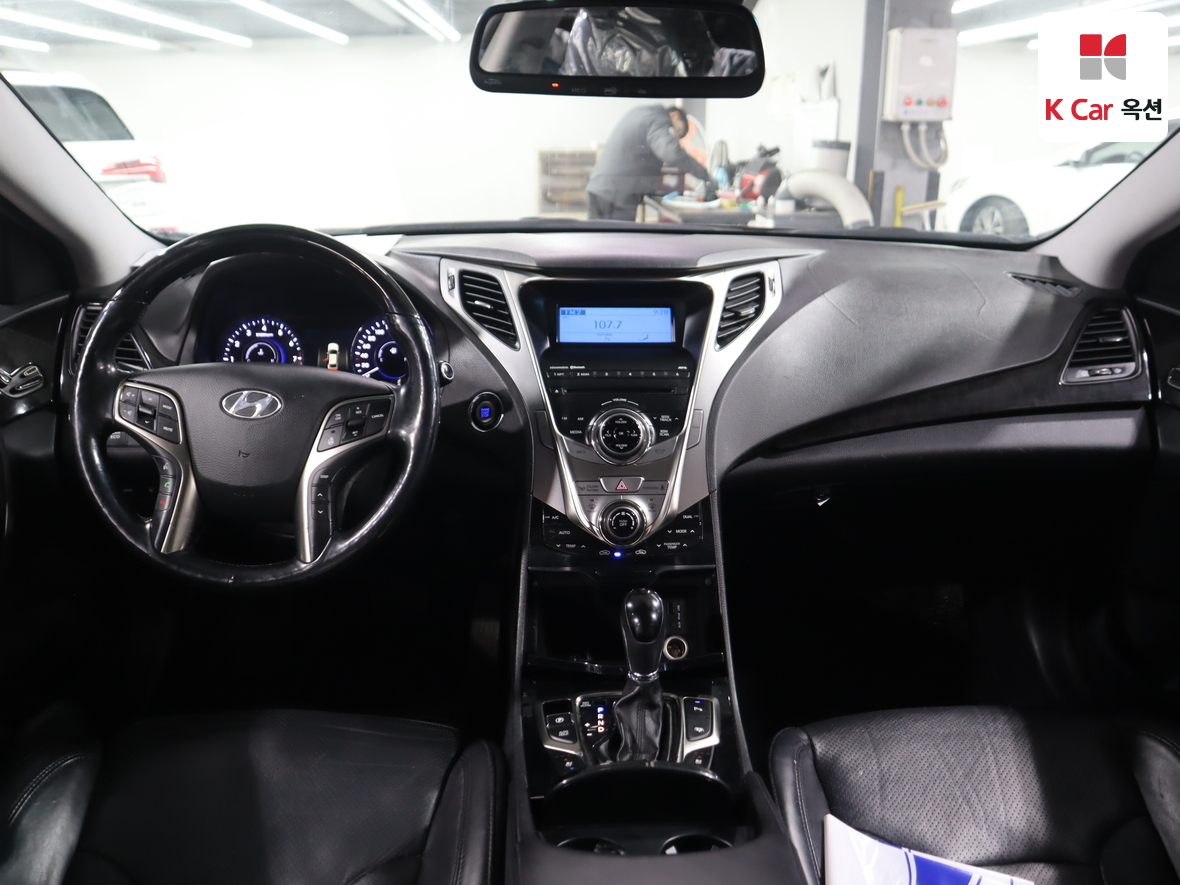 هيونداي أزيرا 2011 - صورة 3