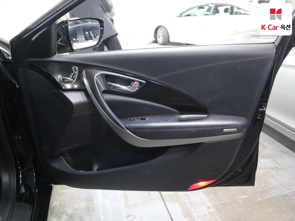 هيونداي أزيرا 2011 - صورة 30