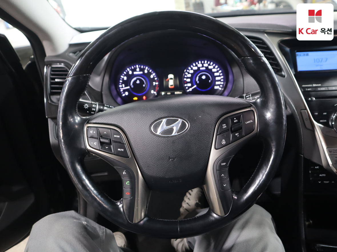 هيونداي أزيرا 2011 - صورة 10