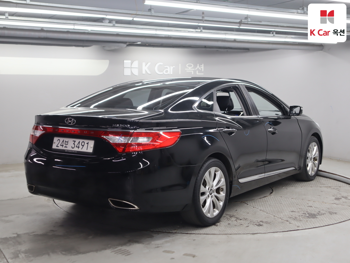 هيونداي أزيرا 2011 - صورة 2