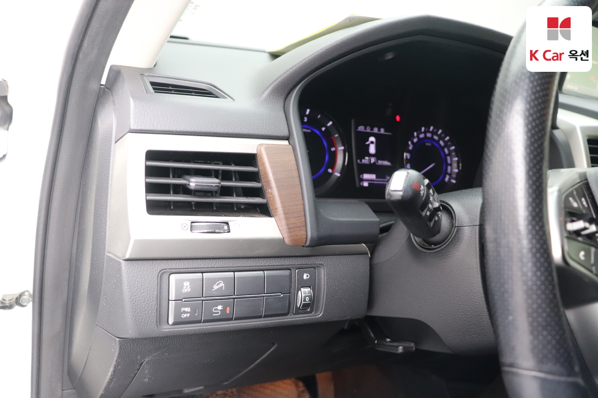 KG Mobility Rexton - 9