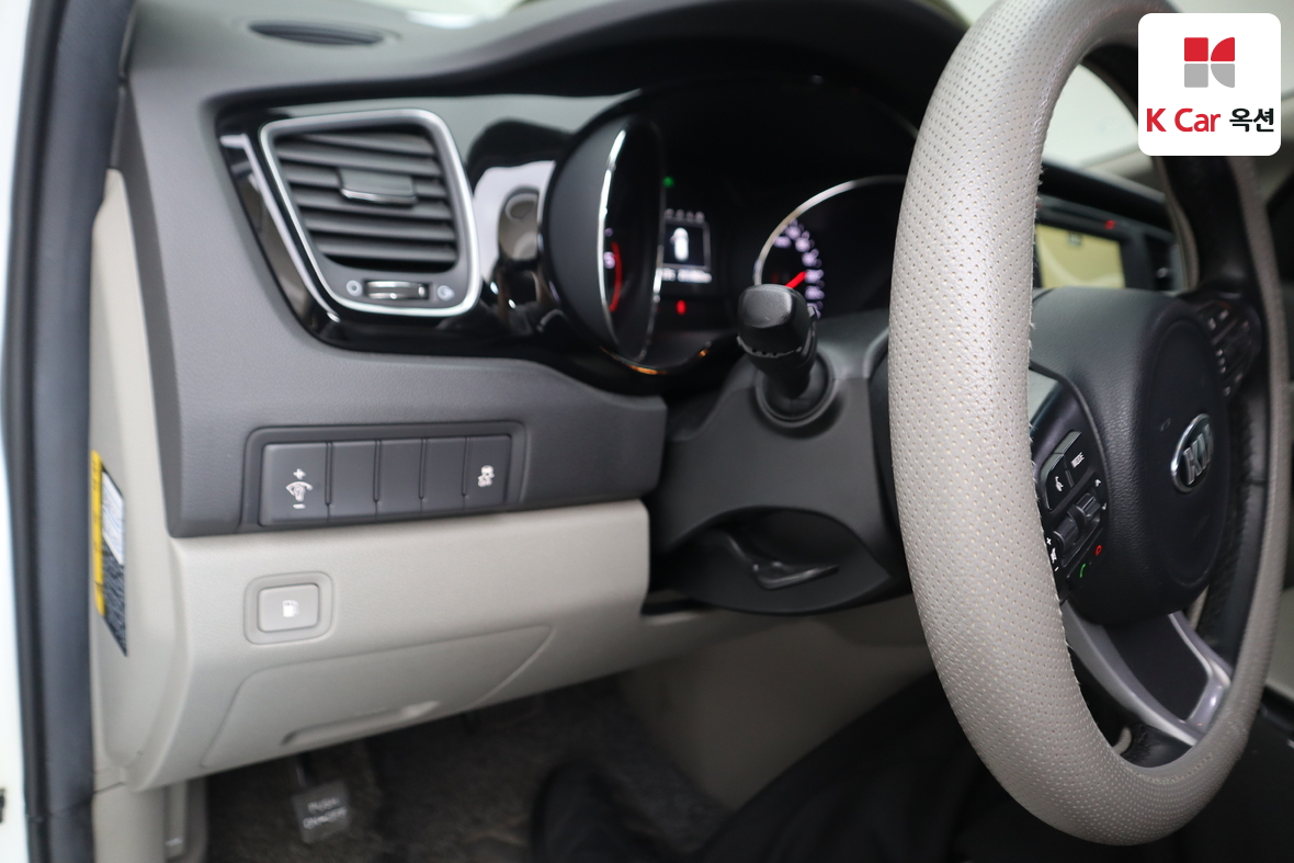 Kia New Carnival 2016 - Image 9