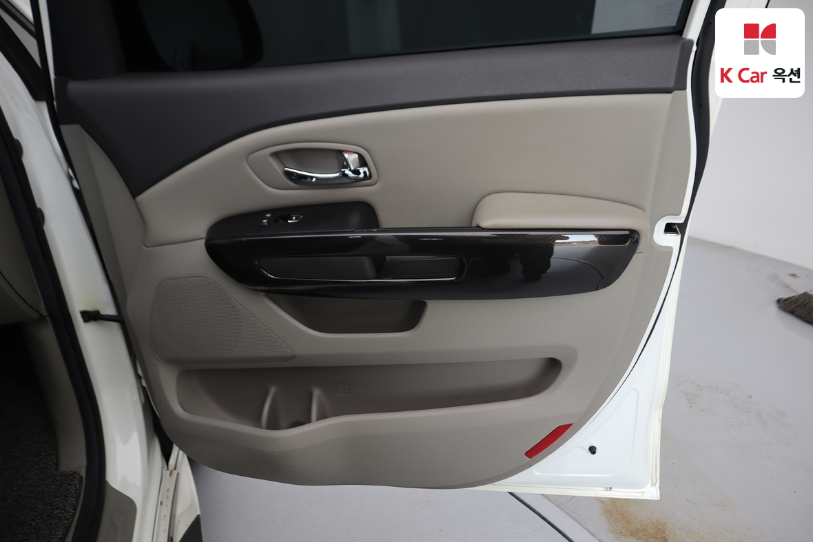 Kia New Carnival 2016 - Image 30