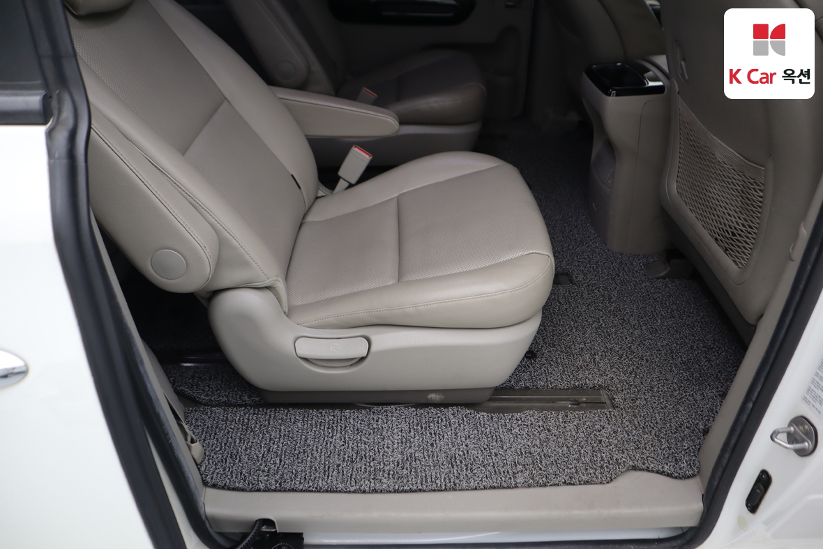 Kia New Carnival 2016 - Image 28
