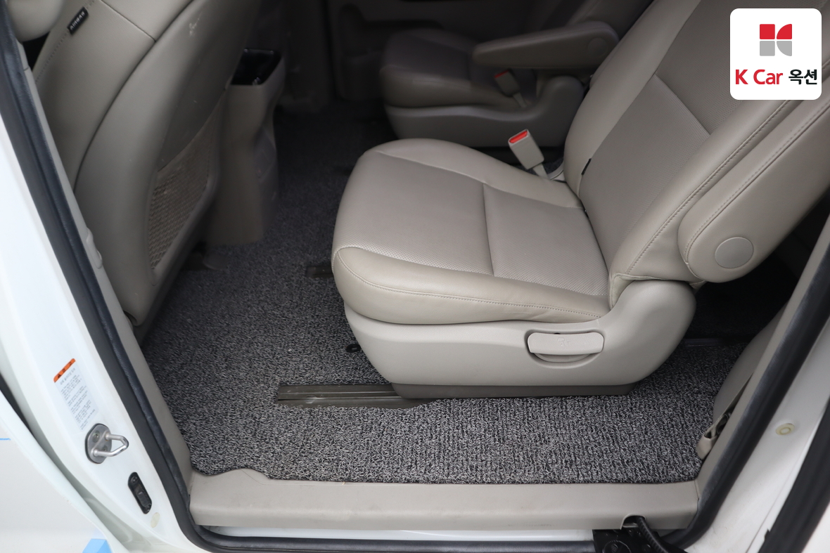 Kia New Carnival 2016 - Image 21