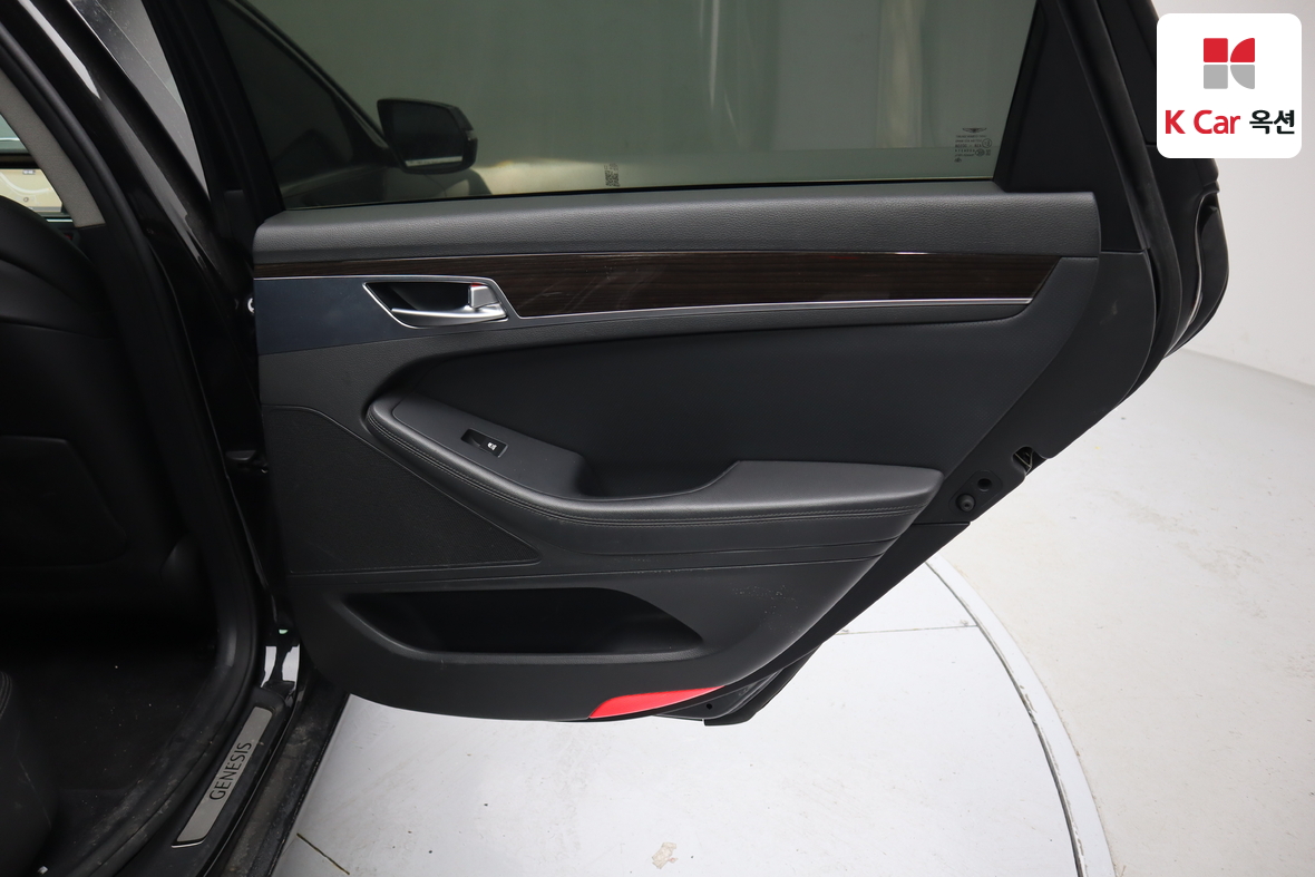 Genesis G80 2019 - Image 26