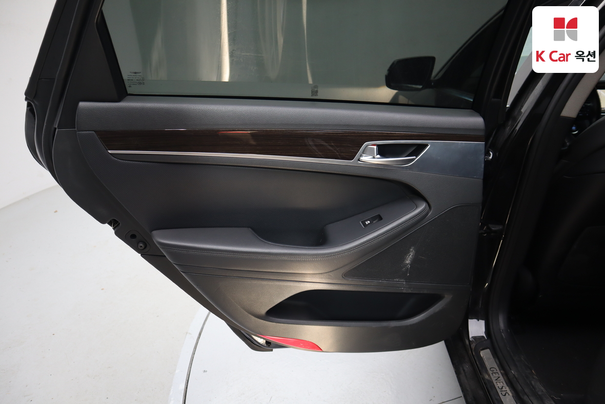 Genesis G80 2019 - Image 21