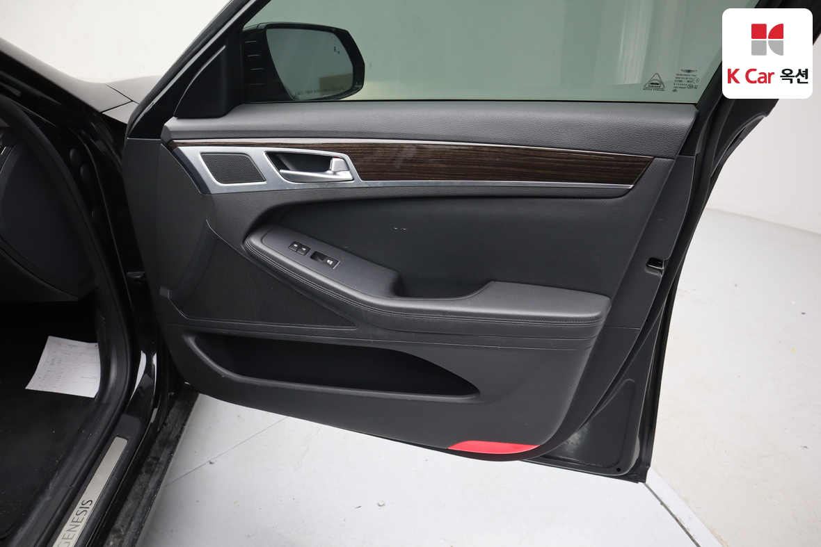 Genesis G80 2019 - Image 28