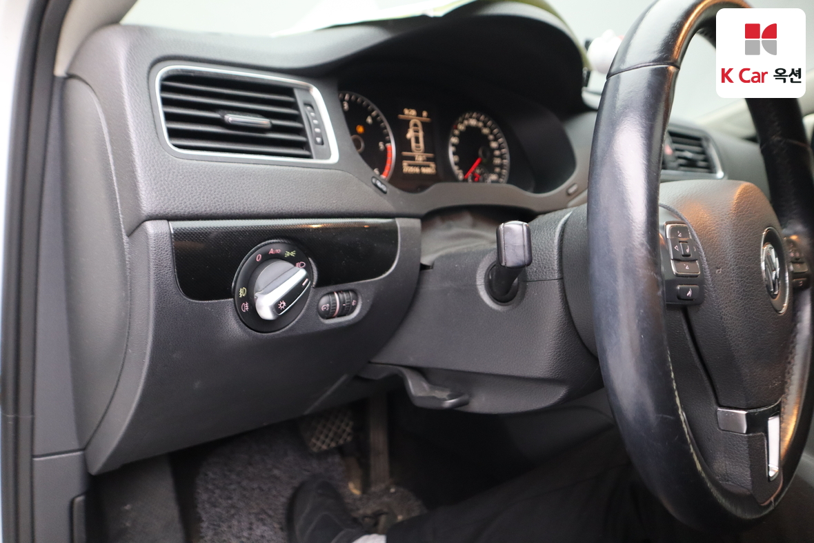 Volkswagen Jetta 2014 - Image 9