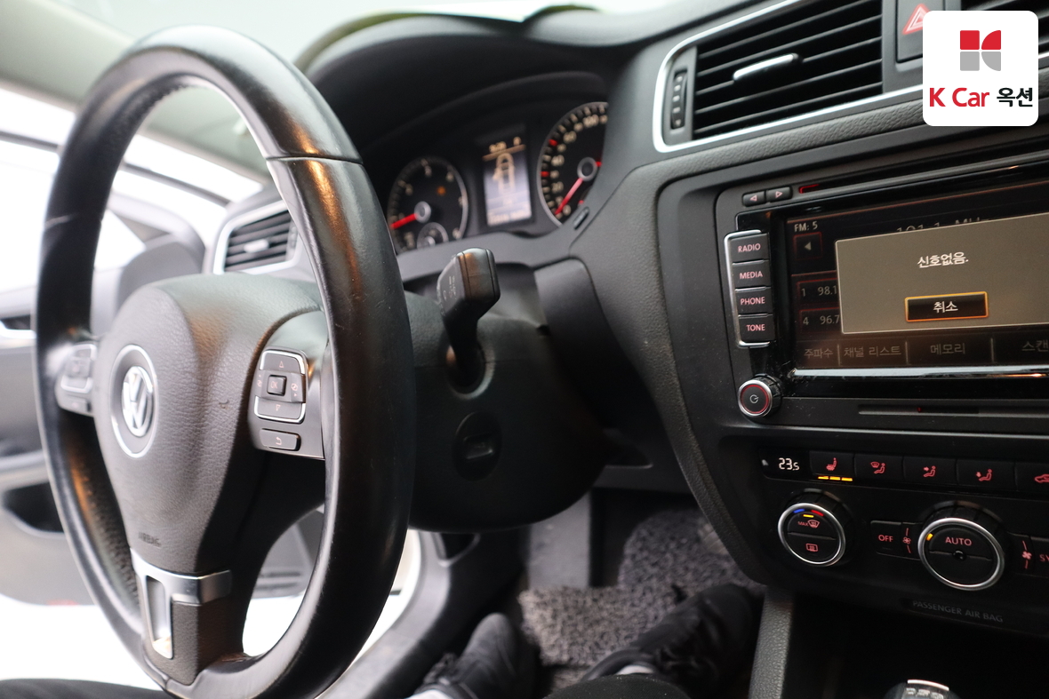 Volkswagen Jetta 2014 - Image 11