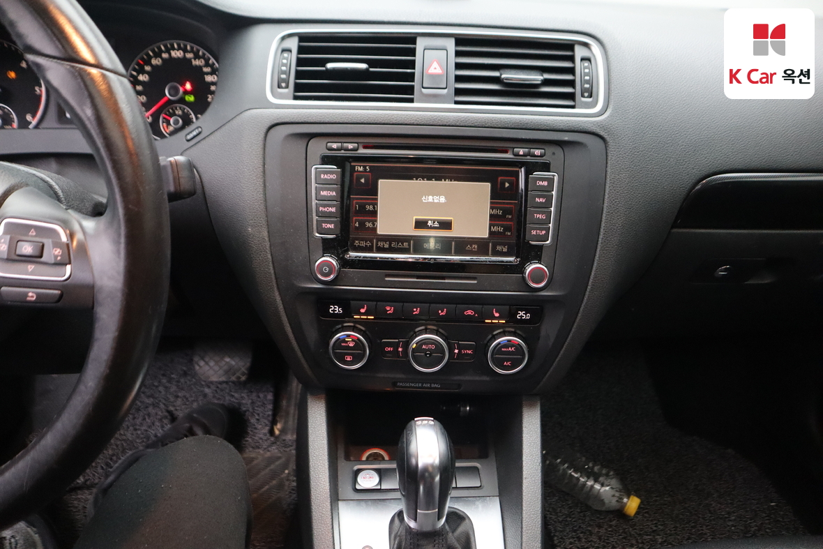 Volkswagen Jetta 2014 - Image 6
