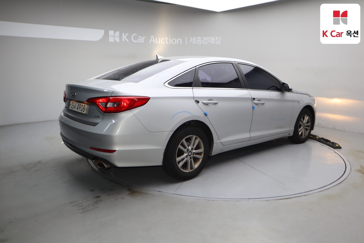 Hyundai Sonata 2015 - Image 2