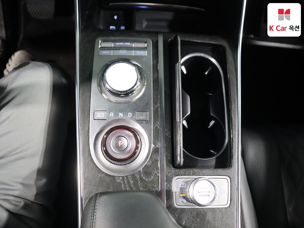 جينيسيس GV80 2023 - صورة 16