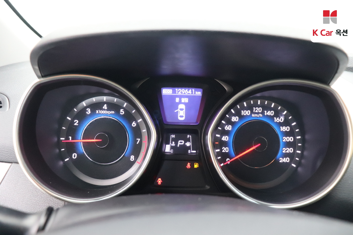 Hyundai Elantra 2013 - Image 5