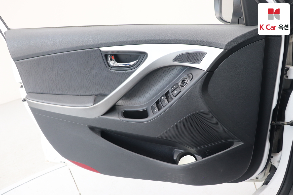 Hyundai Elantra 2013 - Image 8