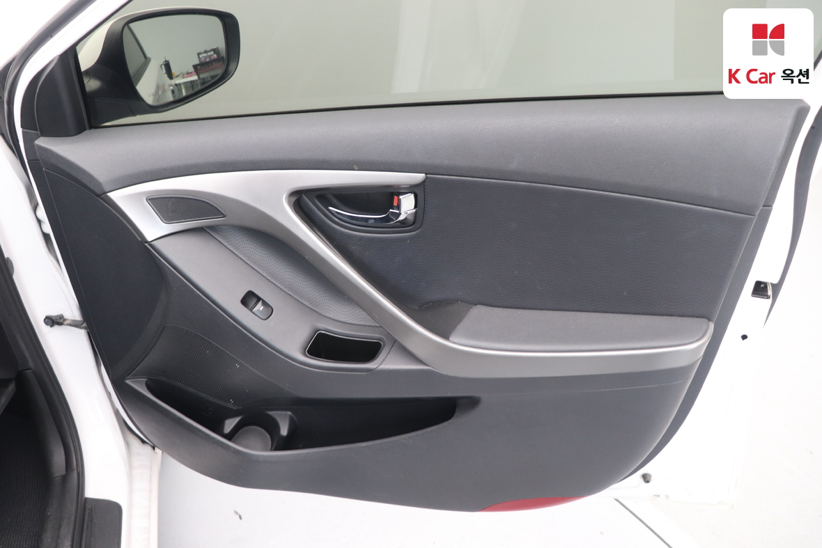 Hyundai Elantra 2013 - Image 27