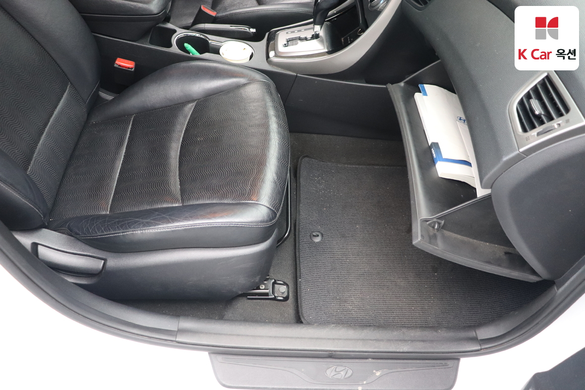 Hyundai Elantra 2013 - Image 28