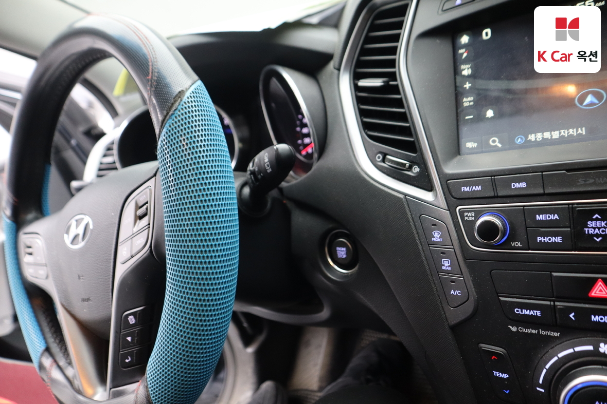 Hyundai Santa Fe 2015 - Image 11