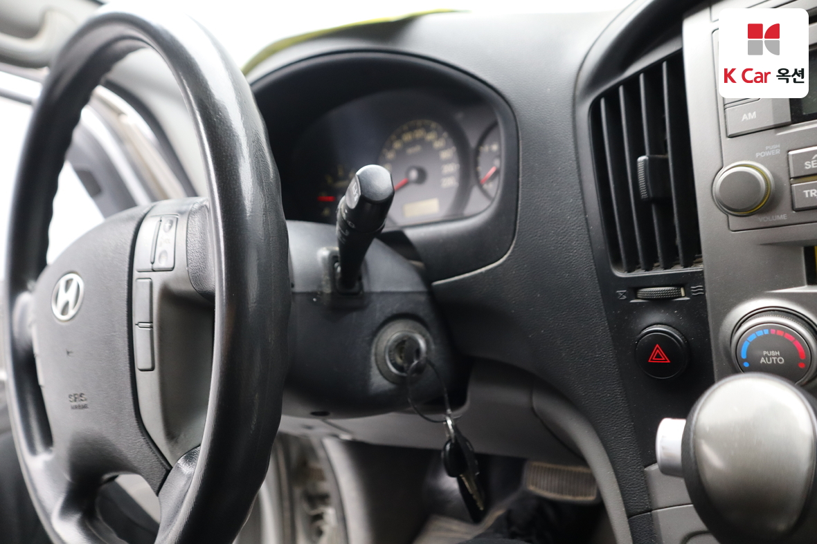 هيونداي جراند ستاريكس 2010 - صورة 11