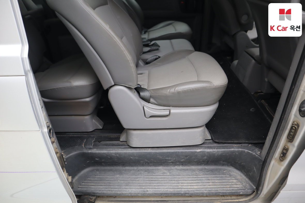 هيونداي جراند ستاريكس 2010 - صورة 24