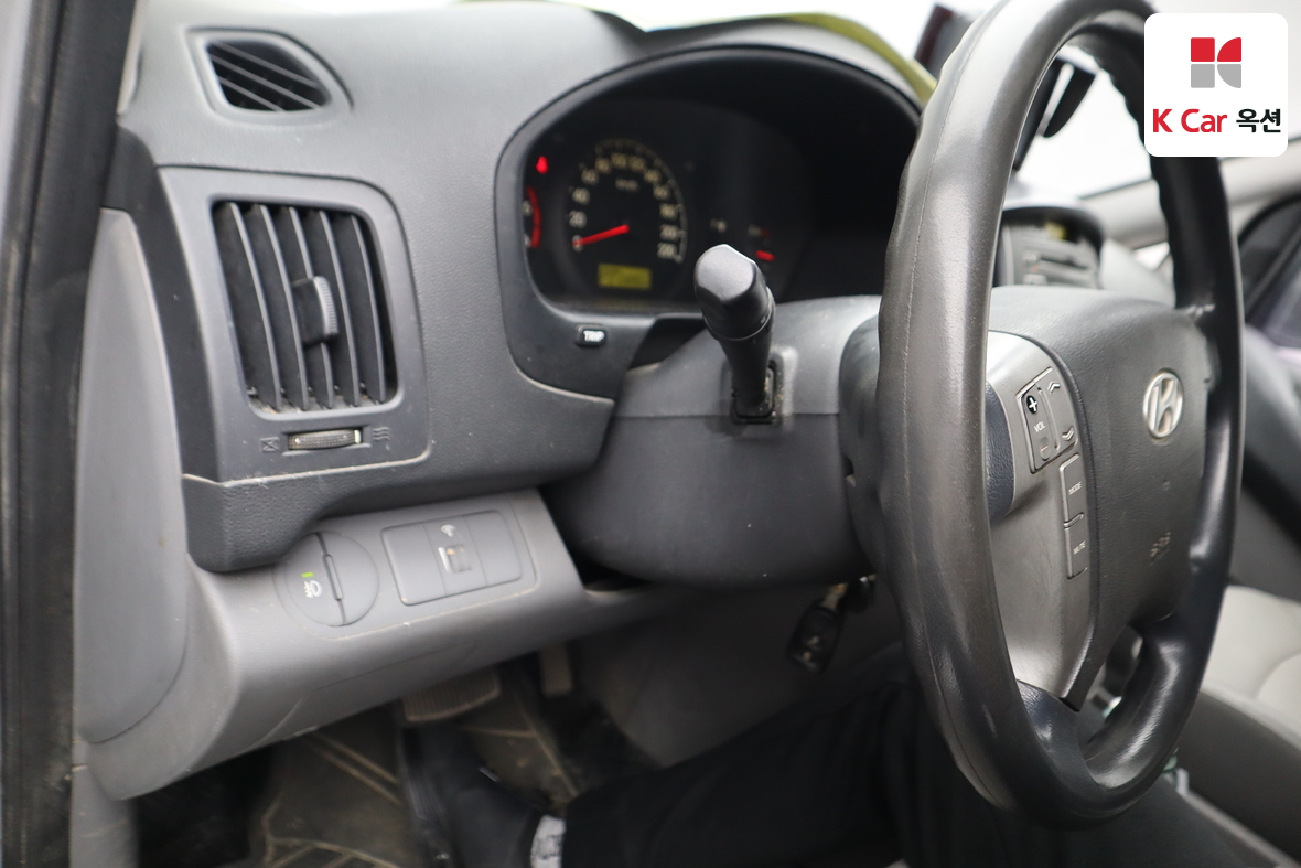 هيونداي جراند ستاريكس 2010 - صورة 9