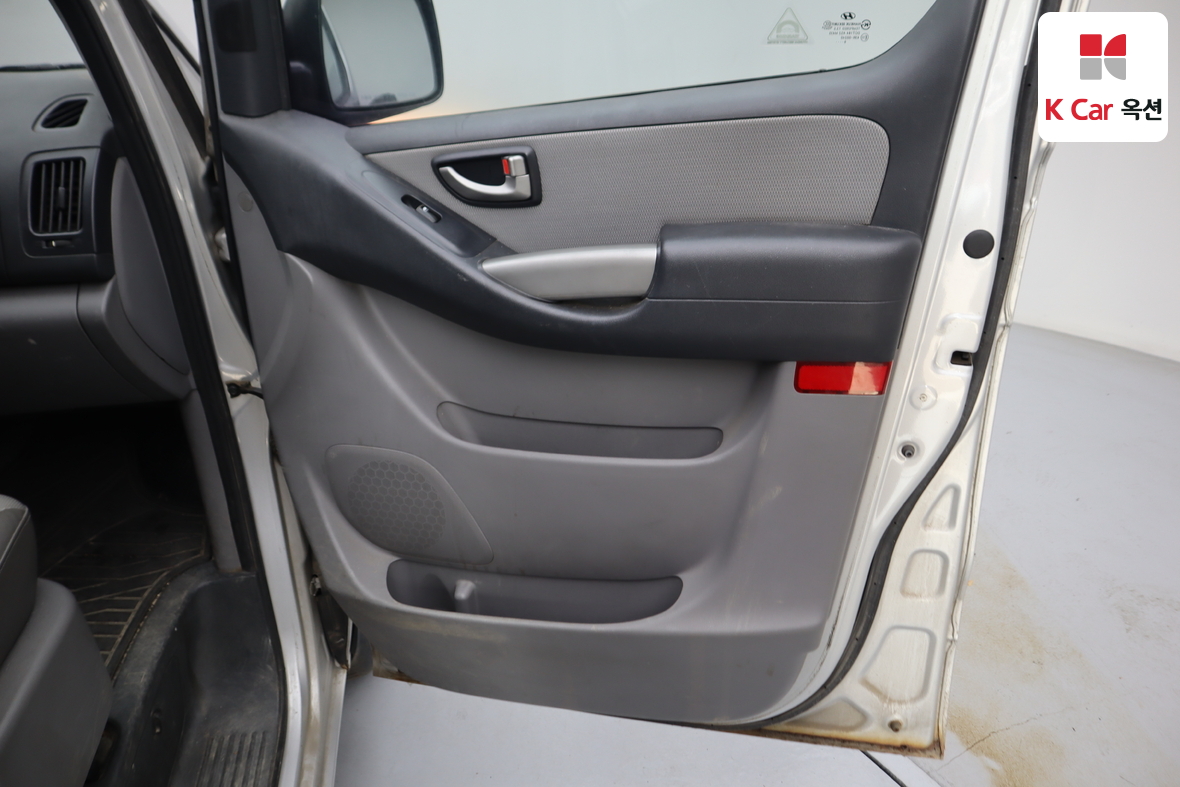 هيونداي جراند ستاريكس 2010 - صورة 25