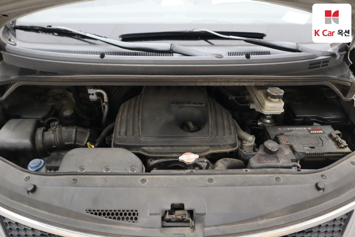 هيونداي جراند ستاريكس 2010 - صورة 28