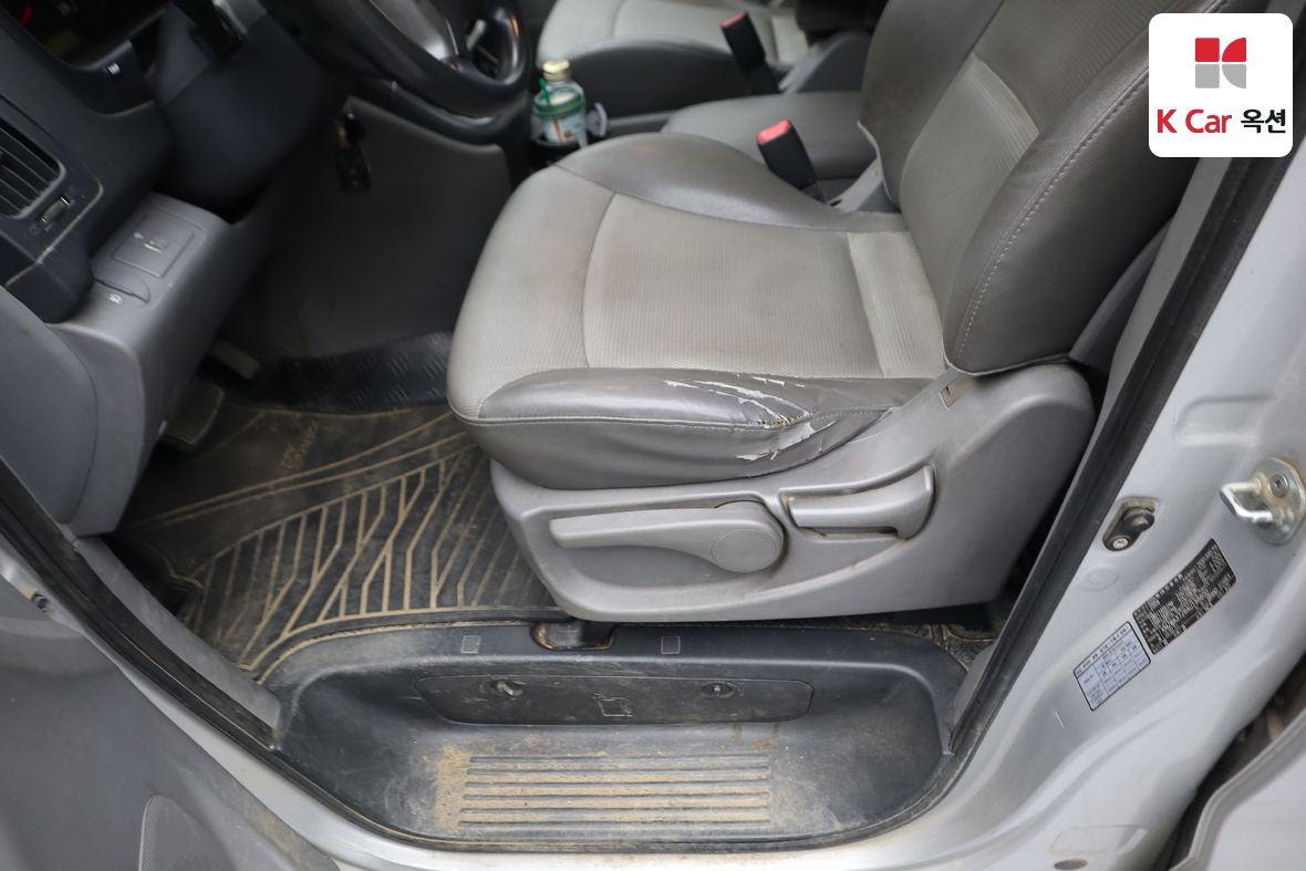 هيونداي جراند ستاريكس 2010 - صورة 18