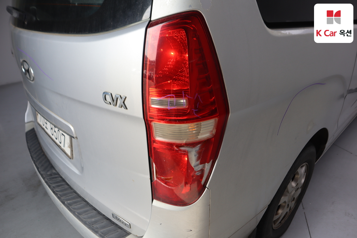 هيونداي جراند ستاريكس 2010 - صورة 43