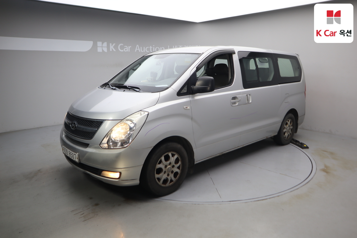 هيونداي جراند ستاريكس 2010 - صورة 1