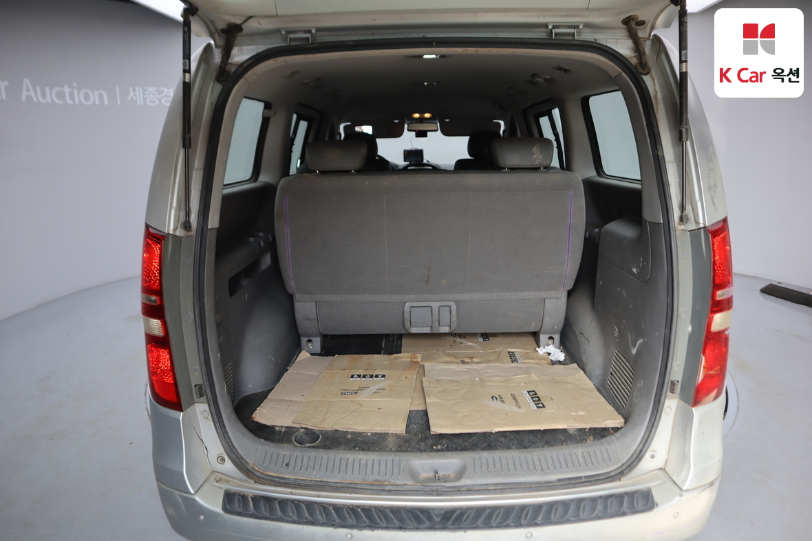 هيونداي جراند ستاريكس 2010 - صورة 22