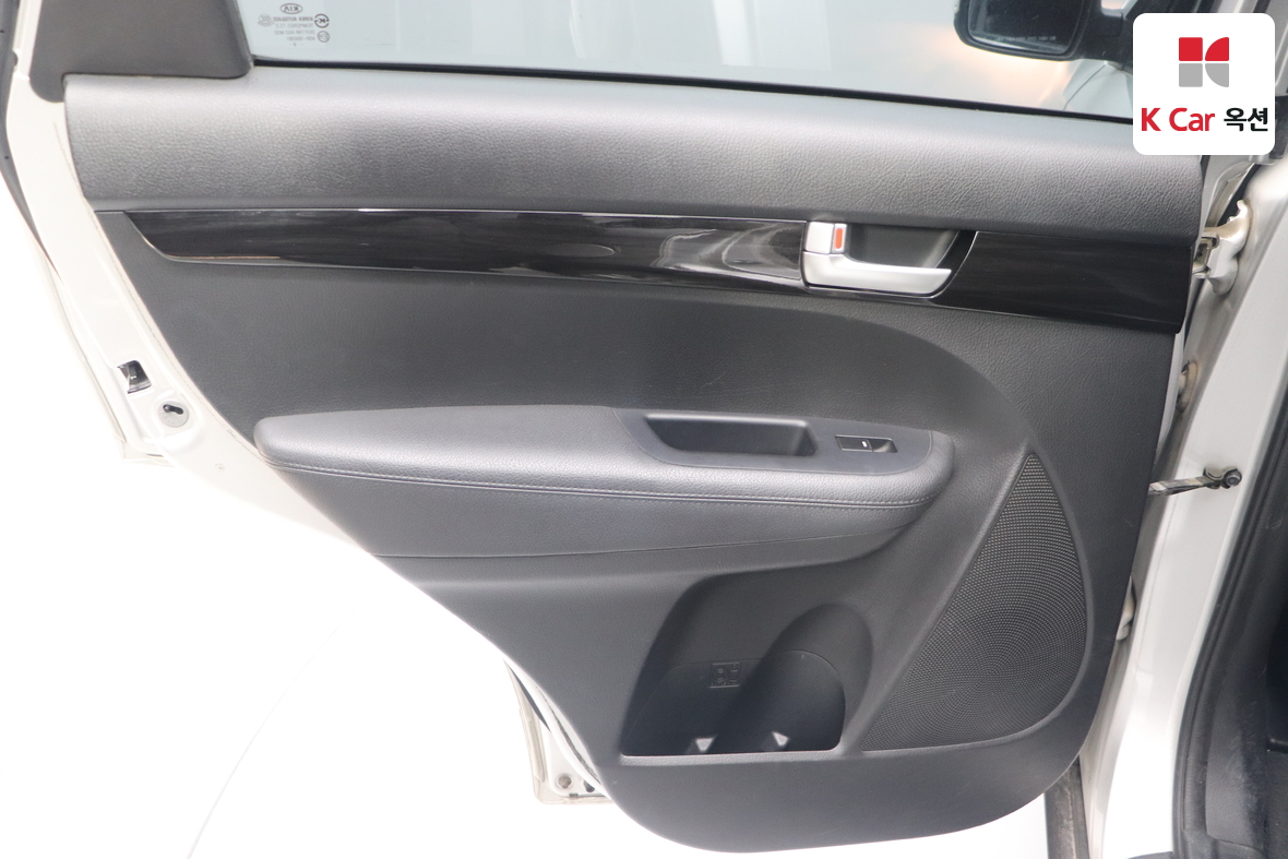 Kia Sorento 2010 - Image 21