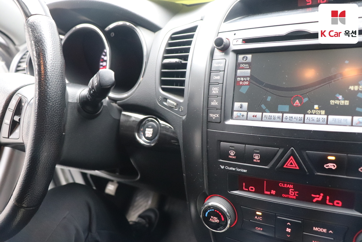 Kia Sorento 2010 - Image 11