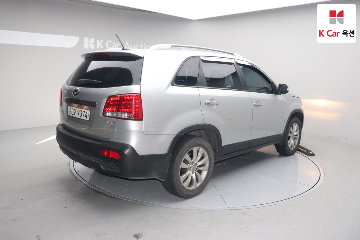 Kia Sorento 2010 - Image 2