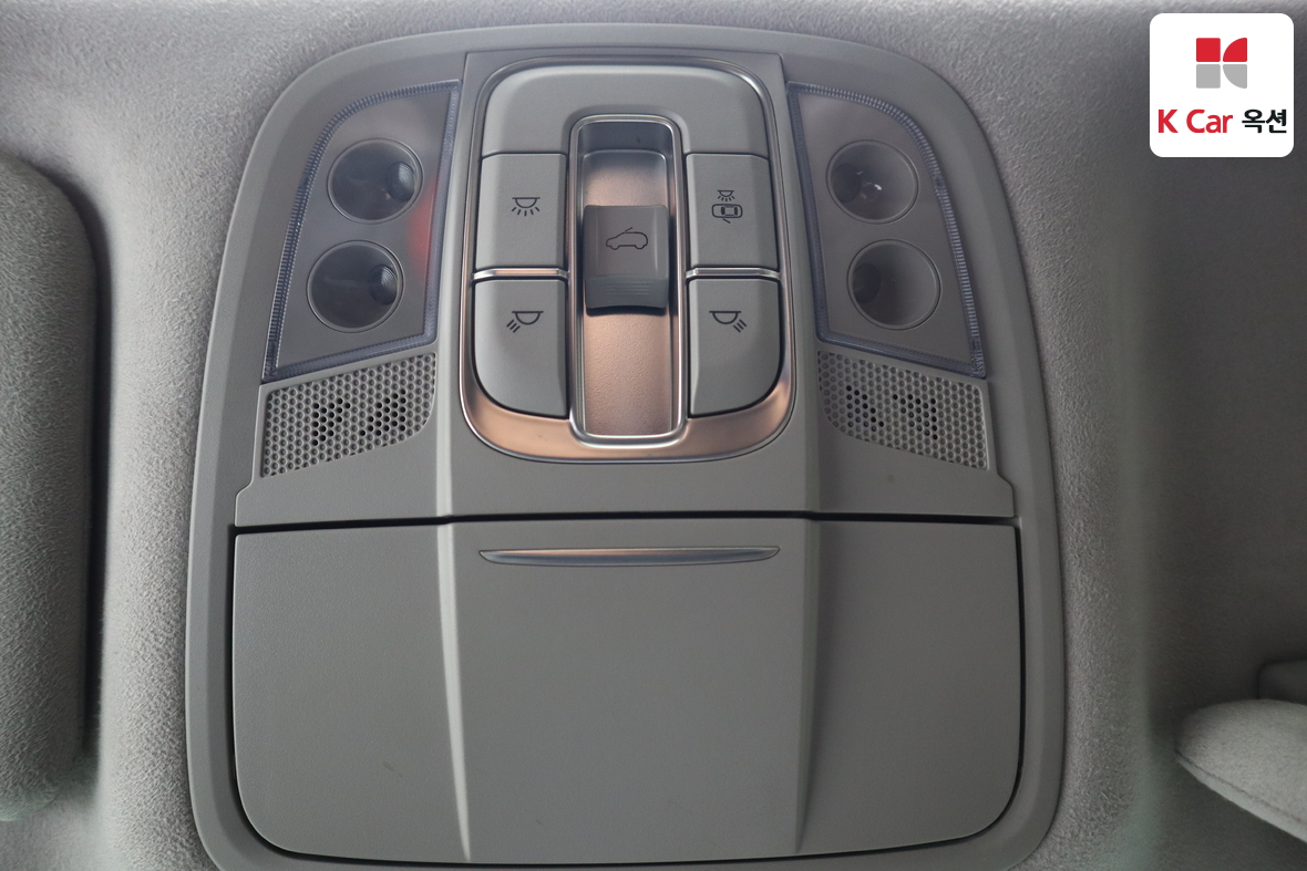 Hyundai Santa Fe 2019 - Image 13