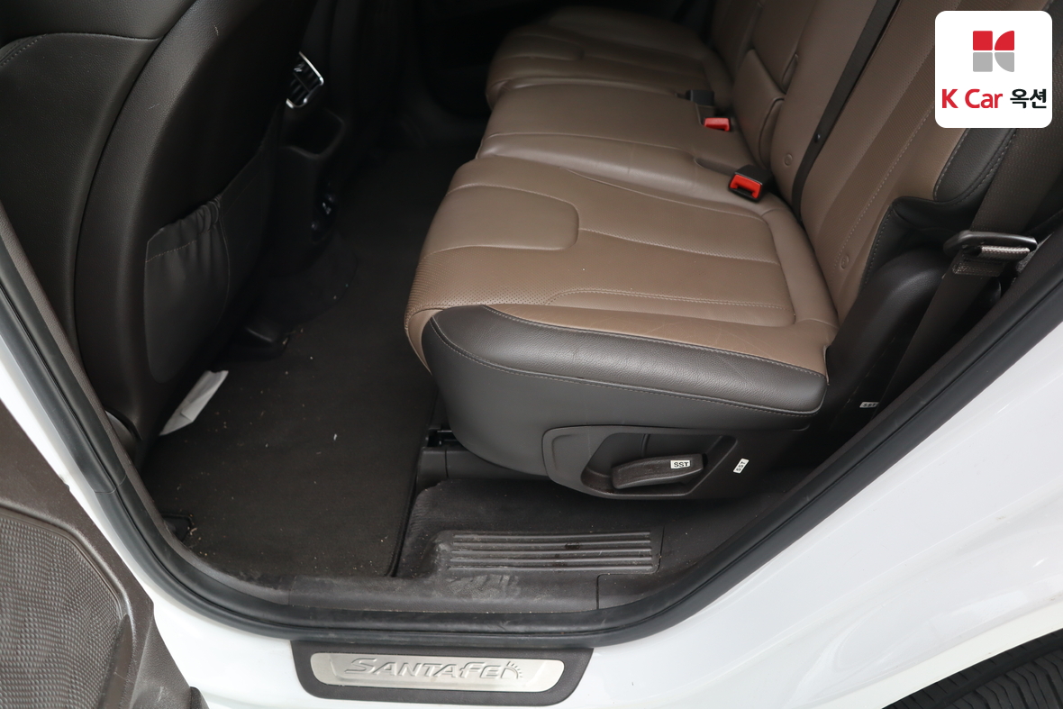Hyundai Santa Fe 2019 - Image 24