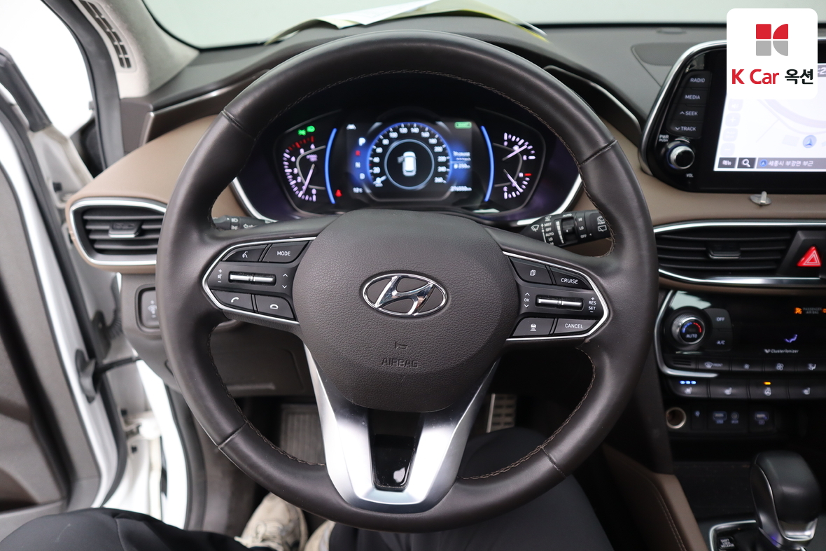 Hyundai Santa Fe 2019 - Image 10