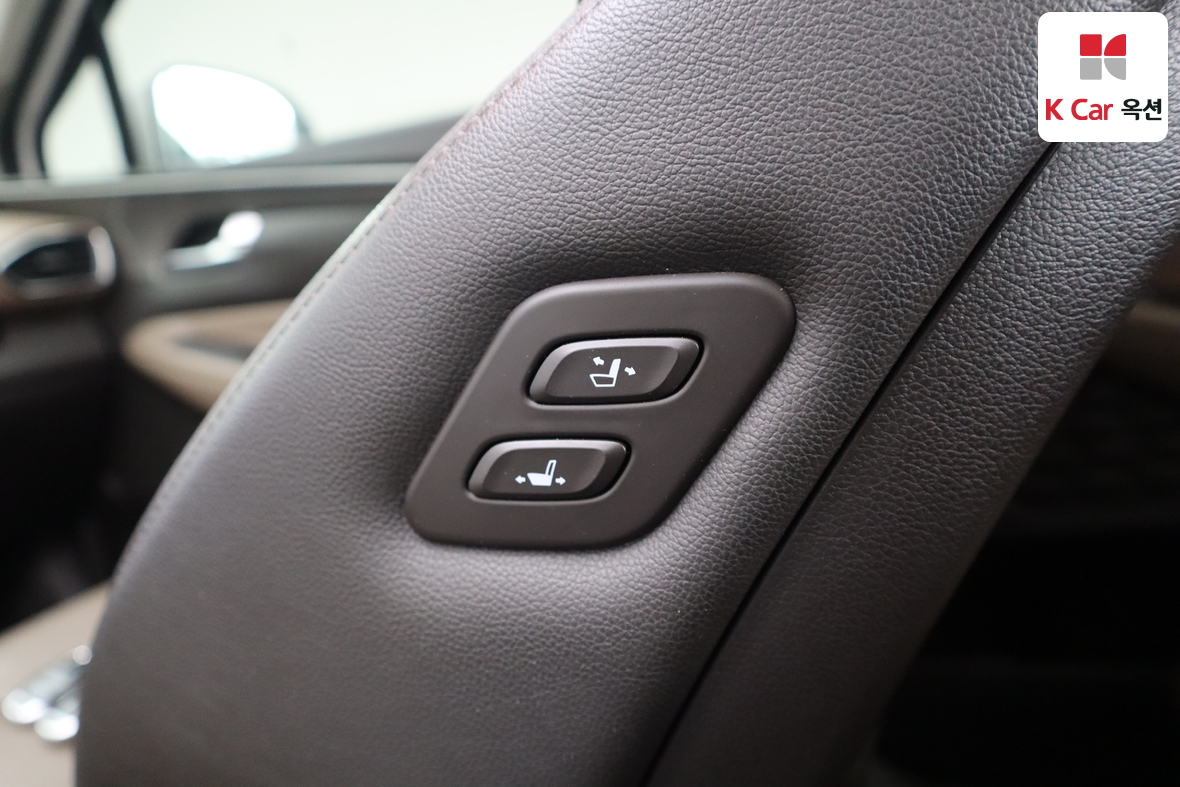 Hyundai Santa Fe 2019 - Image 36