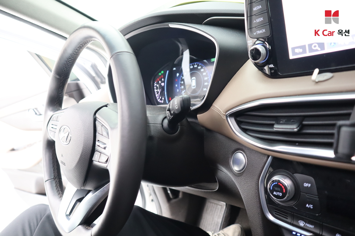 Hyundai Santa Fe 2019 - Image 11