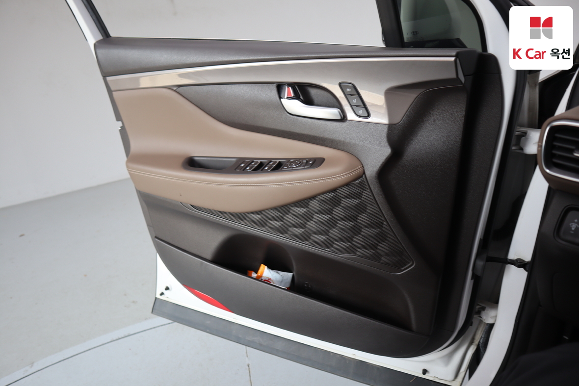 Hyundai Santa Fe 2019 - Image 8