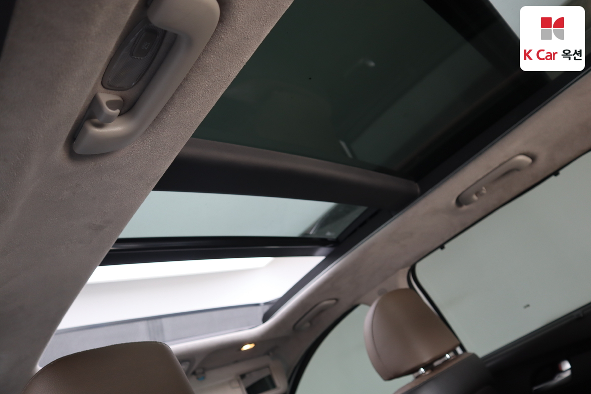 Hyundai Santa Fe 2019 - Image 25