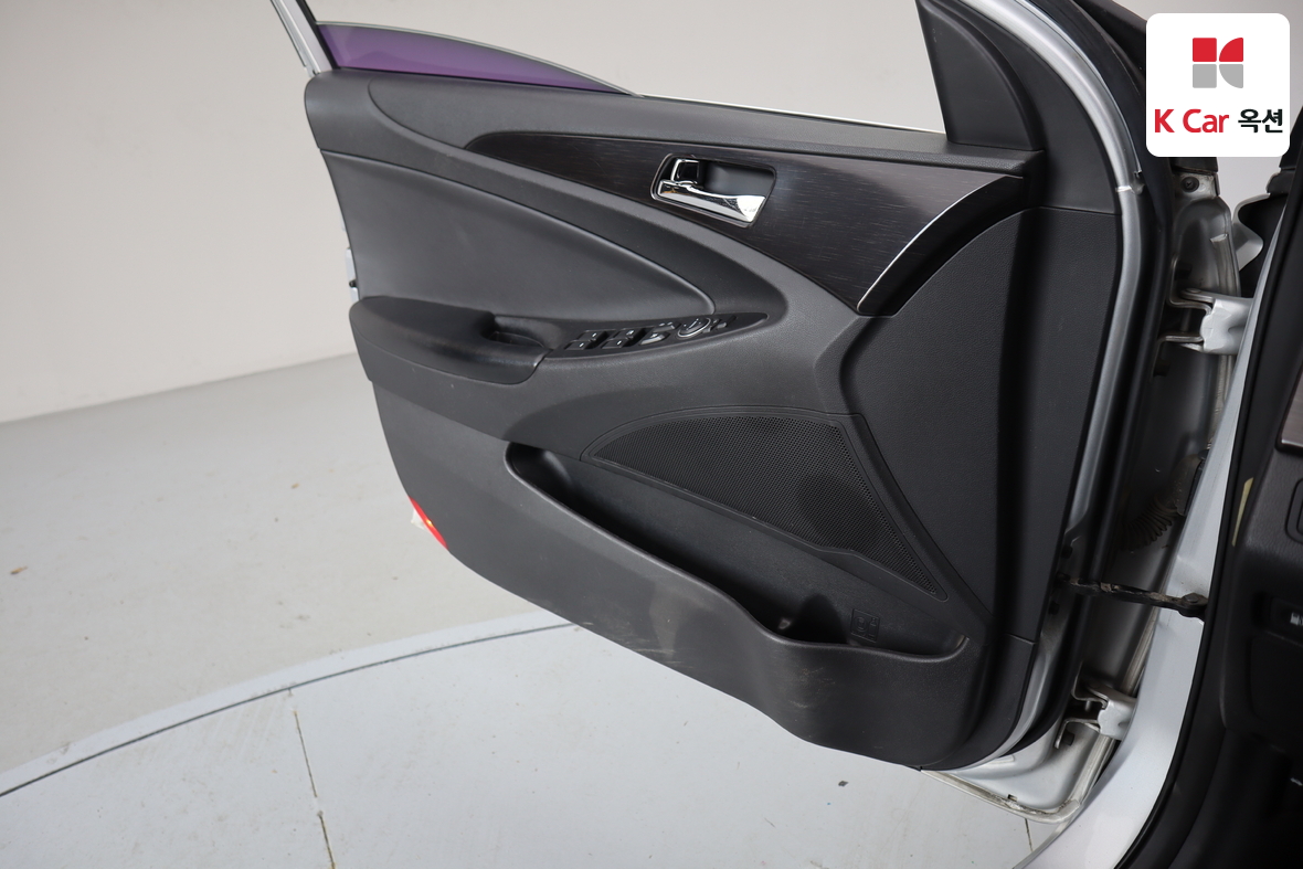 Hyundai Sonata 2012 - Image 8