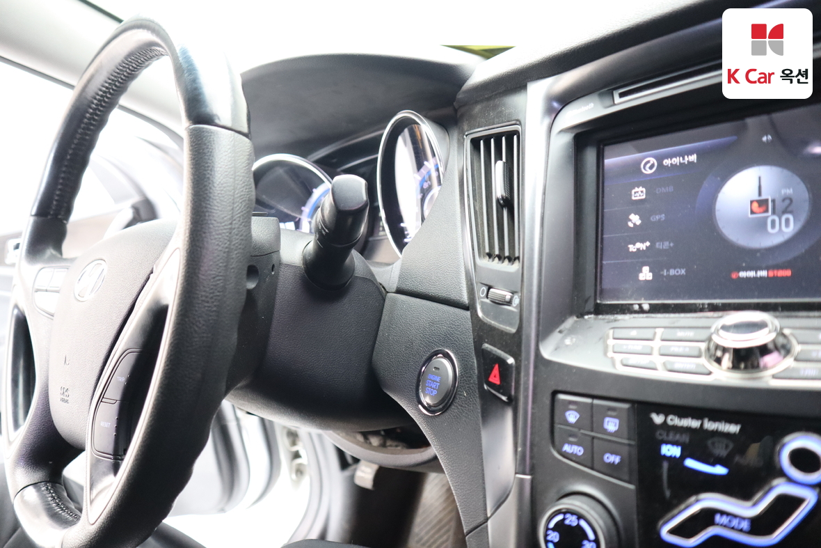 Hyundai Sonata 2012 - Image 11