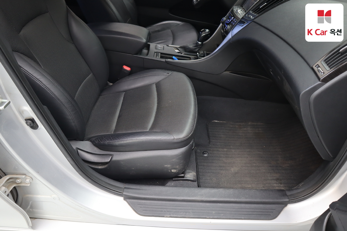 Hyundai Sonata 2012 - Image 29