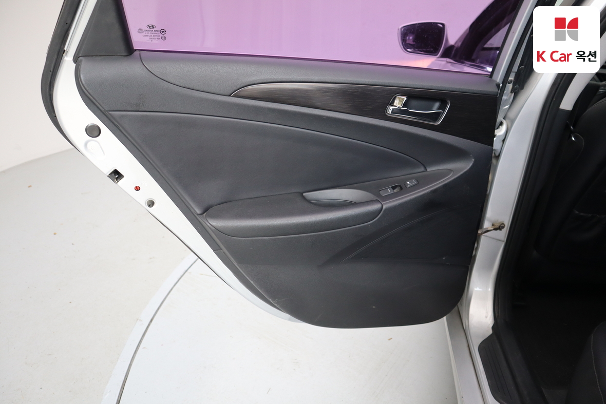 Hyundai Sonata 2012 - Image 21