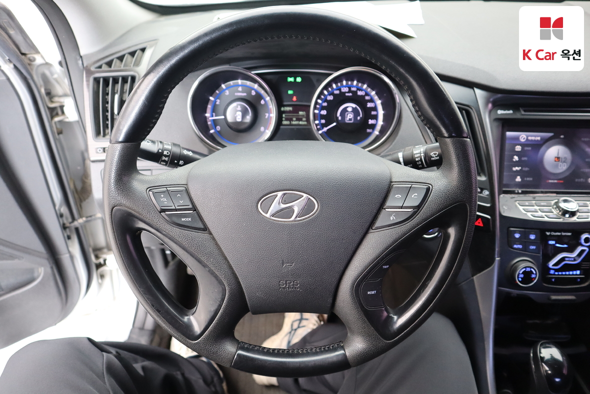 Hyundai Sonata 2012 - Image 10