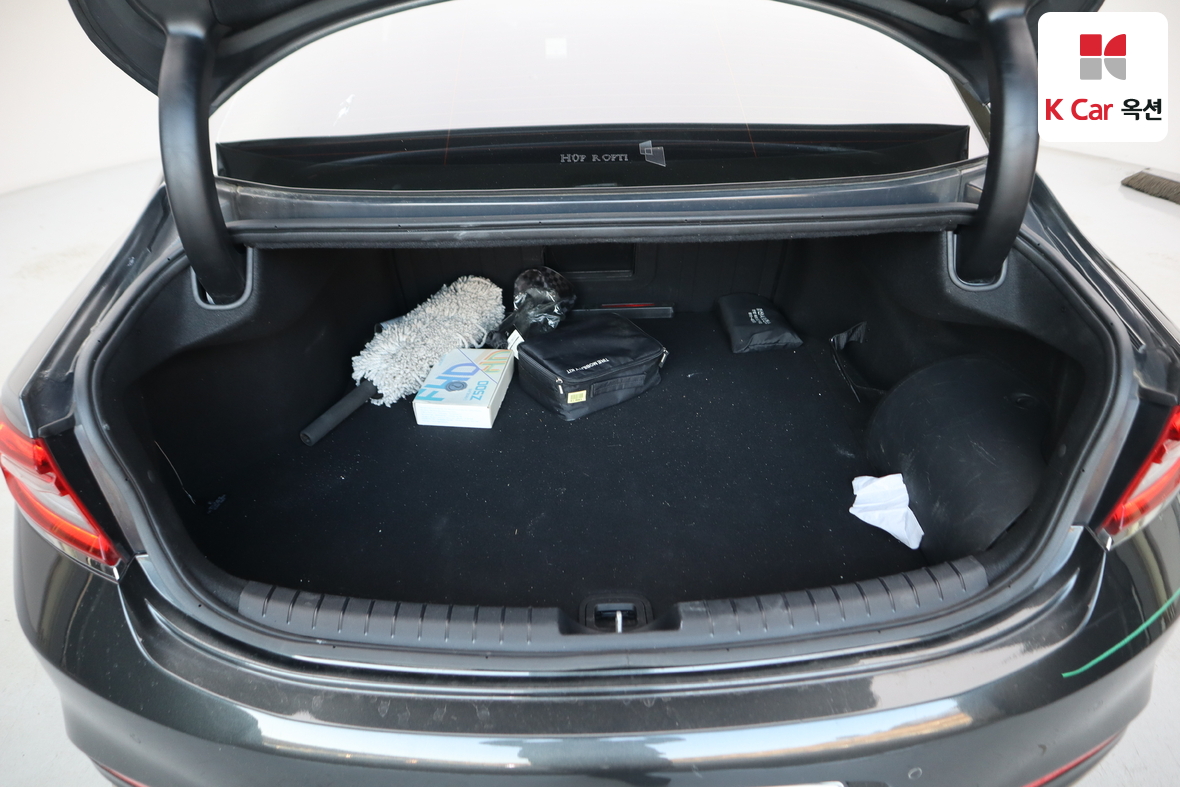Hyundai AZERA 2019 - Image 25
